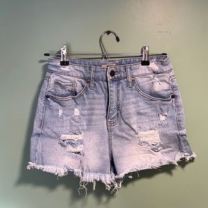 Wonderly distressed denim shorts size 27